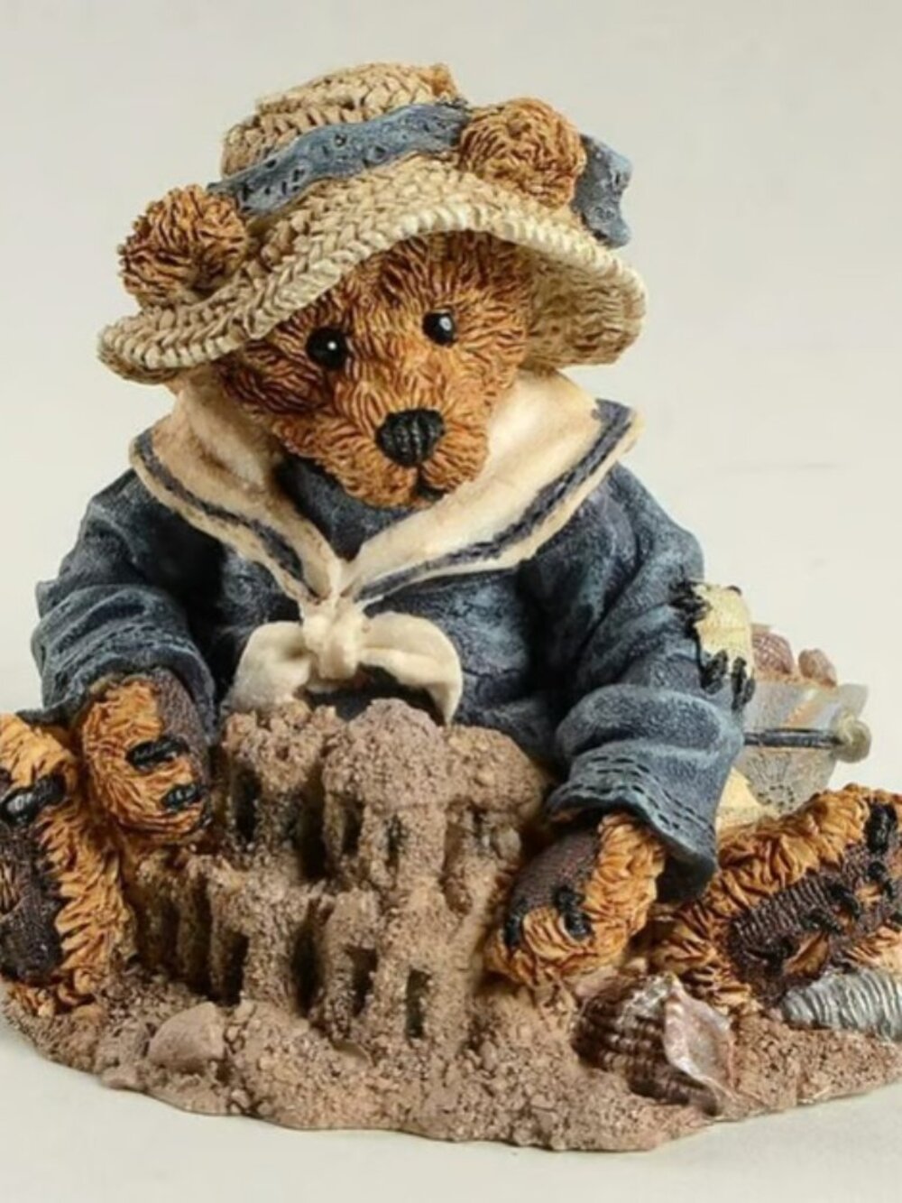 Wilson at the Beach - 2020-06 - Bearstone Collection by Boyds Bears BOXED